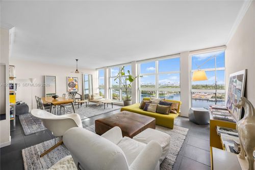 9k-5055 Collins Ave, Miami Beach, FL, 33140-2767 | Card Image