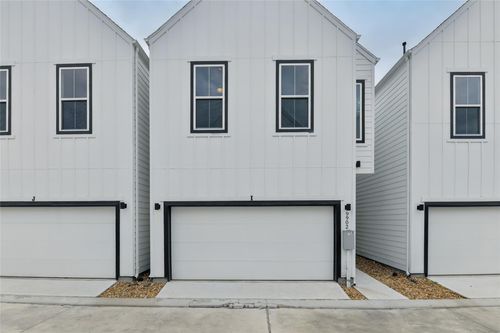 i-9902 Clark Rd, Houston, TX, 77076-5023 | Card Image