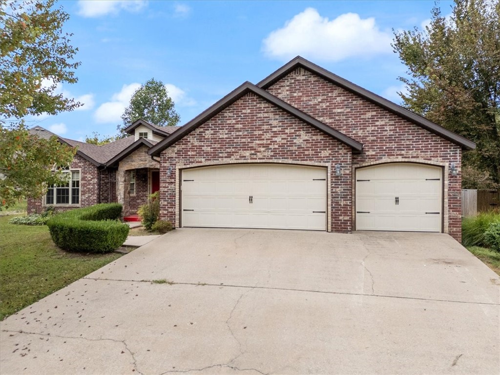 Queensferry Cir, Bella Vista, AR 72715