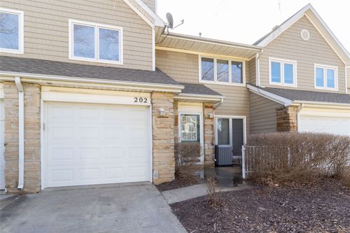 unit-202-811 Burr Oaks Dr, West Des Moines, IA, 50266-6655 | Card Image