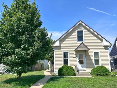 1922 9th St Sw, Cedar Rapids, IA, 52404-5507 | Card Image