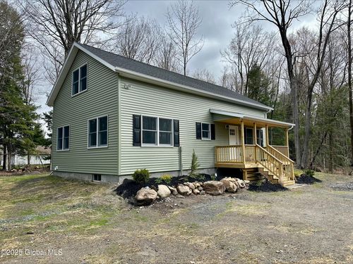 122 Krempa Dr, Caroga Lake, NY, 12032-7749 | Card Image
