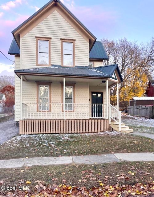 21 Wells St, Gloversville, NY, 12078-4045 | Card Image