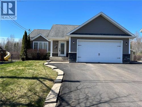 38 Forest Grove Rd, Moncton, NB, E1G5K5 | Card Image