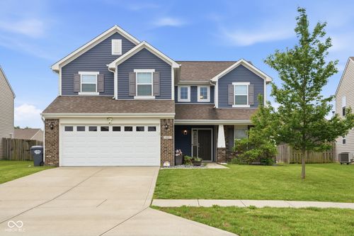 832 Snowberry Run, Greenwood, IN, 46143-5581 | Card Image