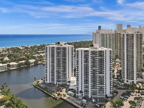 apt-1642-20515 E Country Club Dr, Aventura, FL, 33180-3045 | Card Image