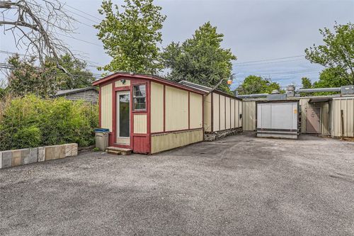 0-2002 Southern Oaks Dr, Austin, TX, 78745-2781 | Card Image