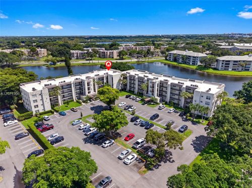 302-9440 Poinciana Pl, Davie, FL, 33324-4861 | Card Image