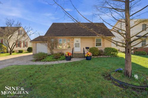 1313 Minnesota Ave, Marysville, MI, 48040-1431 | Card Image