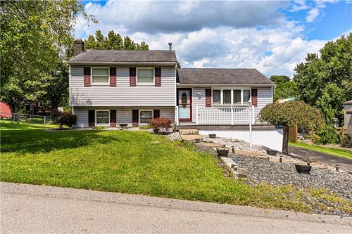 245 Partridge Dr, Greensburg, PA, 15601-4725 | Card Image