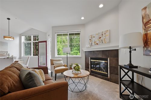 a303-13000 Admiralty Way, Everett, WA, 98204-6264 | Card Image
