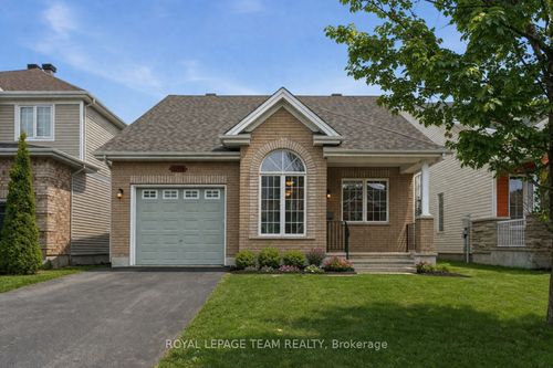 145 Stedman St, Gloucester, ON, K1T0B5 | Card Image