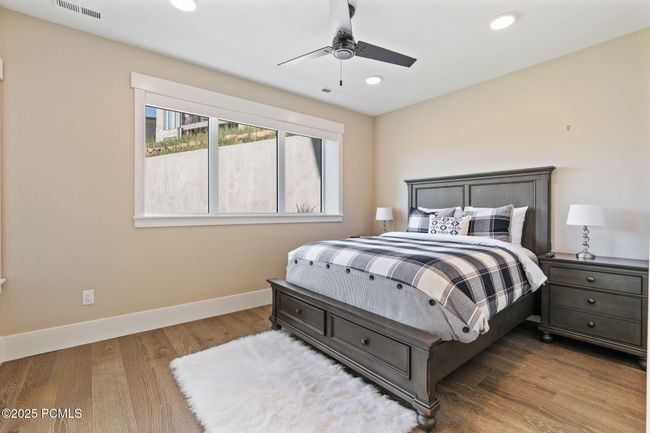 Lower level bedroom 1 | Image 21