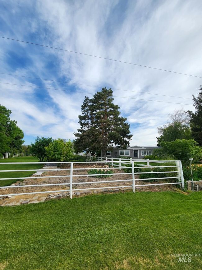 1005 E 00 S, House other with 3 bedrooms, 2 bathrooms and null parking in Declo ID | Image 4