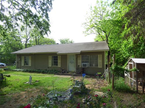 511 W Pecan St, Aubrey, TX, 76227-8822 | Card Image