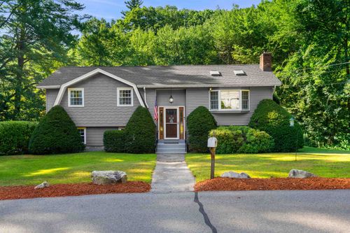 3 Kennedy Dr, Pelham, NH, 03076-2606 | Card Image