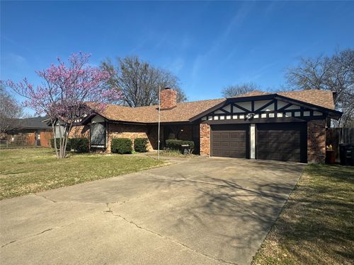 202 Westmeadow Dr, Cleburne, TX, 76033-4129 | Card Image