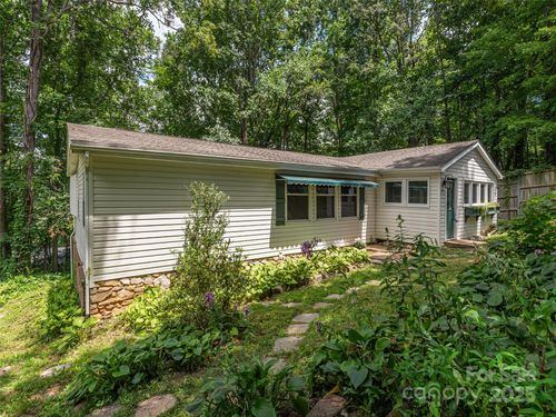 64 Mountain Site Ln, Asheville, NC, 28803-2153 | Card Image