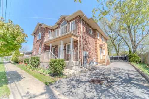 8006 Norton St, Niagara Falls, ON, L2G6R9 | Card Image