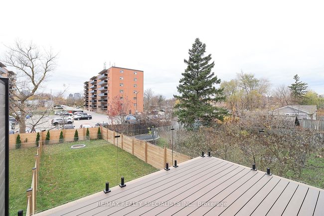 1048 Roosevelt Rd, House attached with 5 bedrooms, 6 bathrooms and 2 parking in Mississauga ON | Image 4