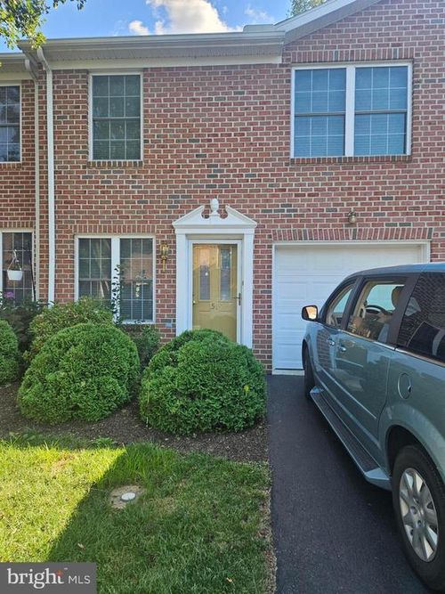 3584-3584 Mark Dr, York, PA, 17402-3179 | Card Image
