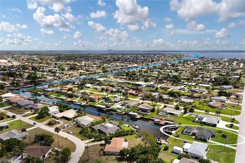 1721 Se 29th Ln, CAPE CORAL, FL, 33904-4039 | Card Image