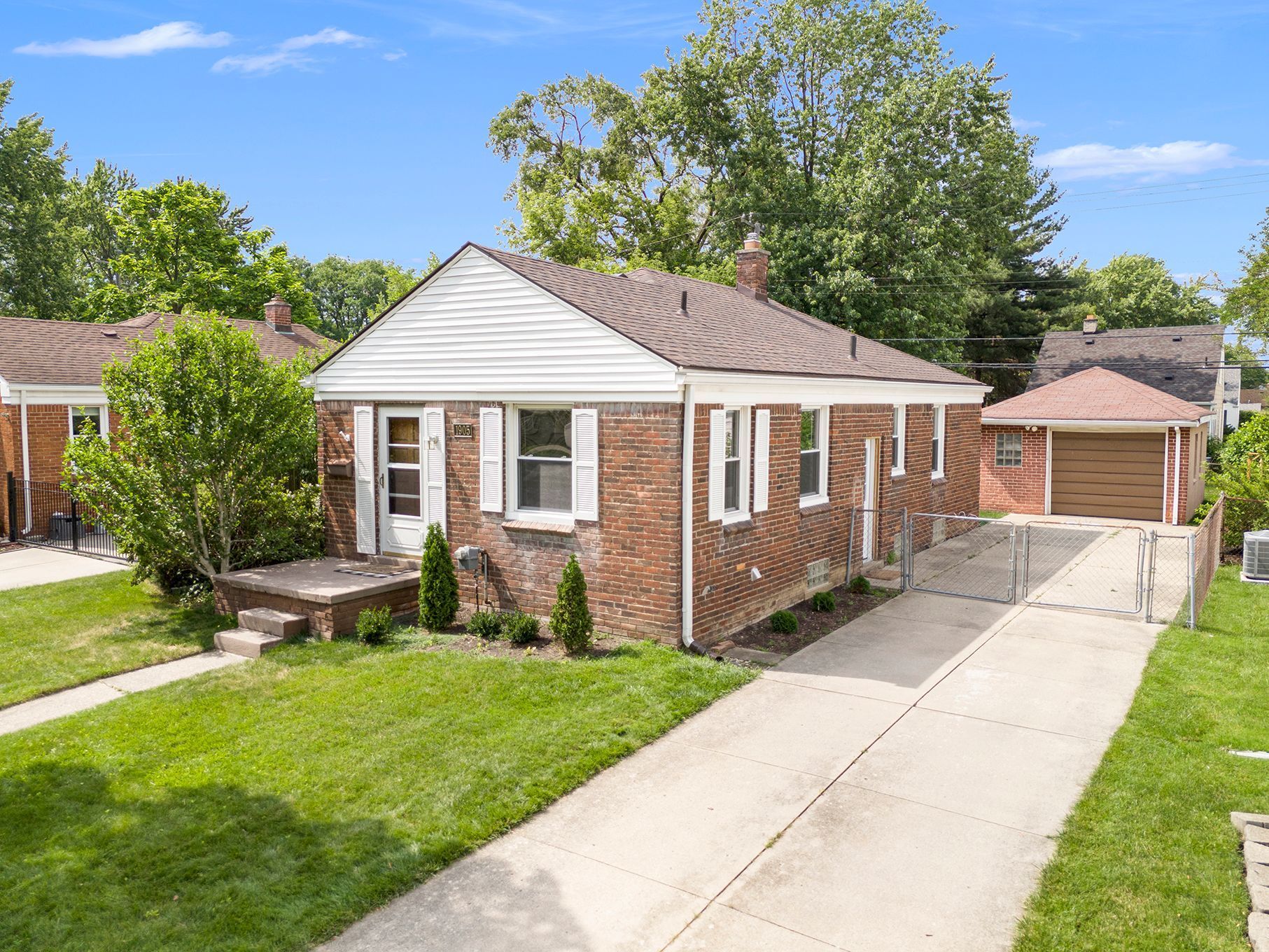Harwood Ave, Royal Oak, MI 48067