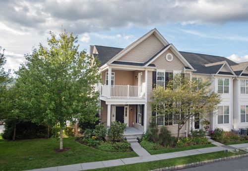 27-27 Warrington Round, Danbury, CT, 06810-5170 | Card Image