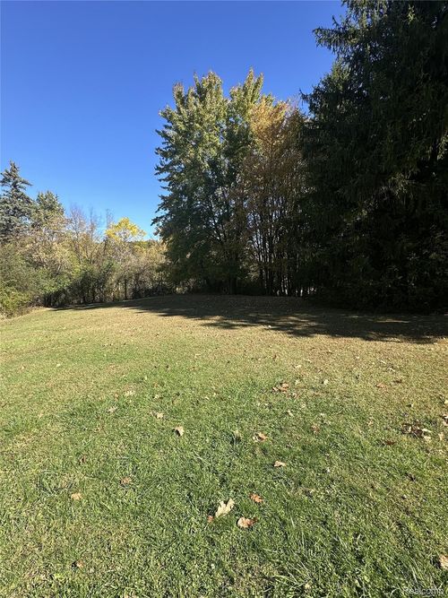 1161 7 Mile Rd, Whitmore Lake, MI, 48189-9534 | Card Image