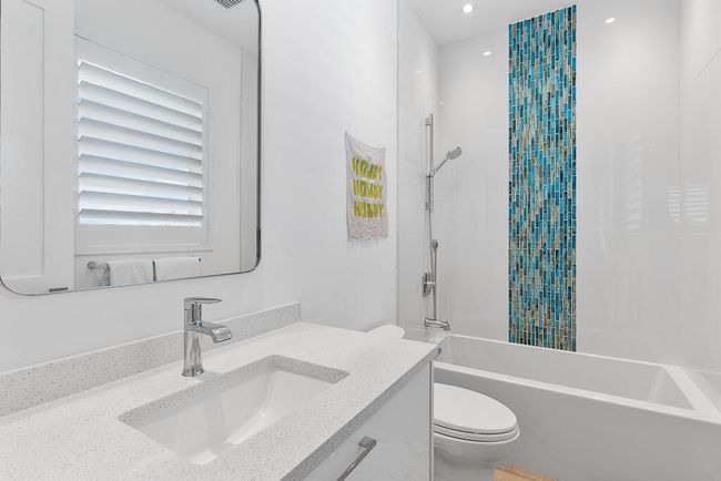 150-S-Bahama-Drive-bathroom-4 | Image 32