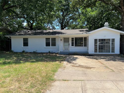 213 Wanda Way, Hurst, TX, 76053-6923 | Card Image