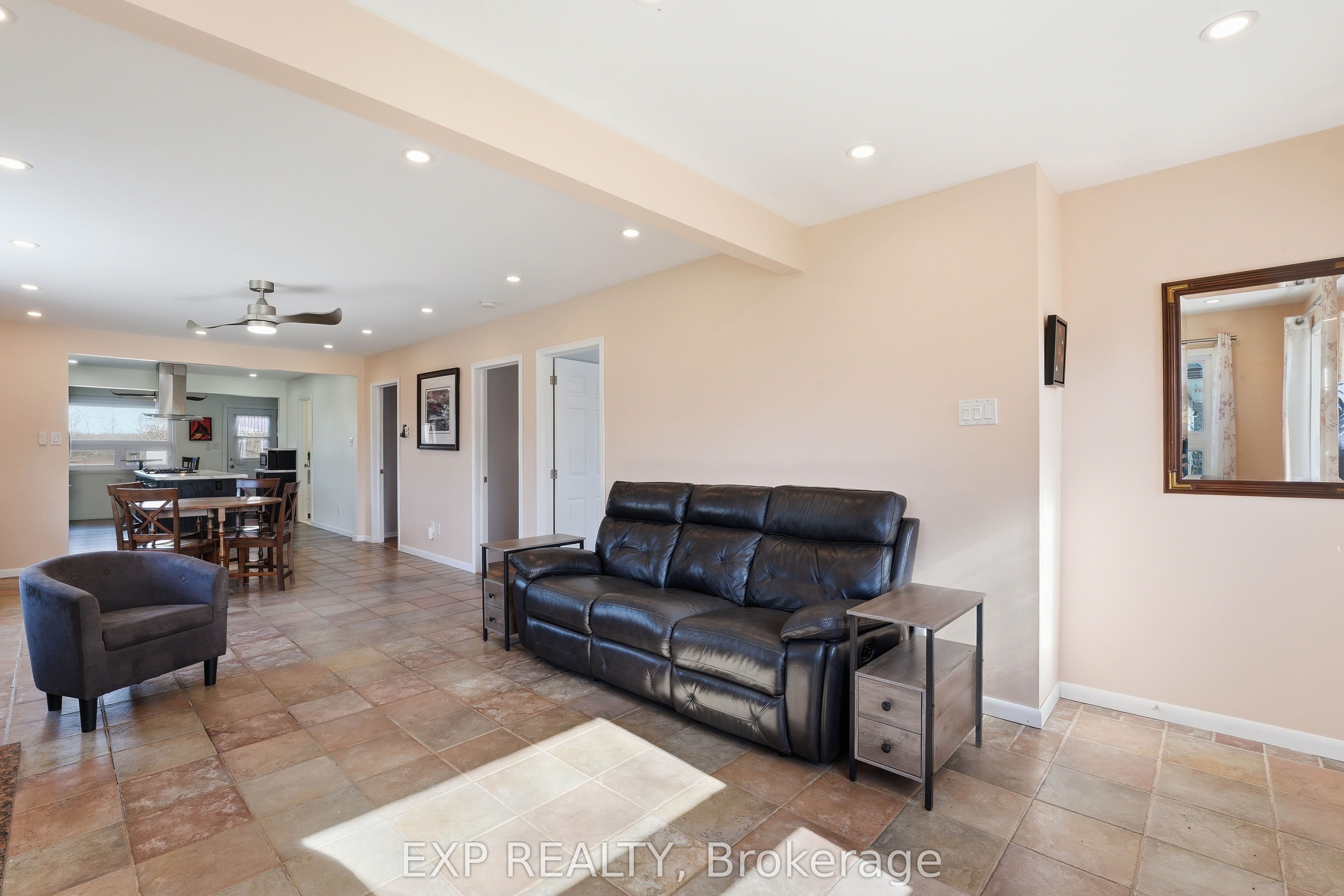 Residential in Georgina 4
