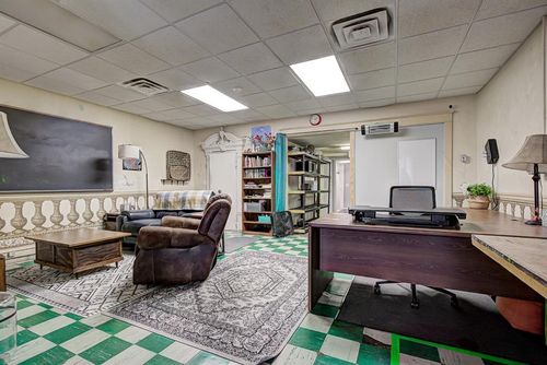 110 S Main St, Waukomis, OK, 73773-4233 | Card Image