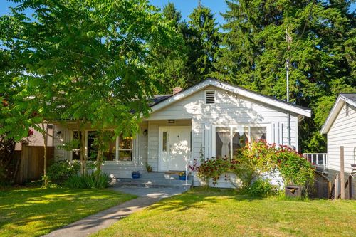 933 Fifth St, New Westminster, BC, V3L2Y5 | Card Image