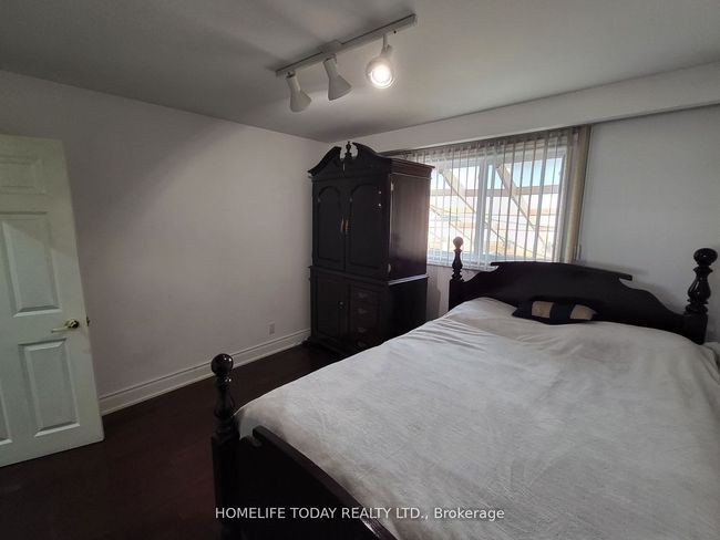 MAIN - 10 Doerr Rd, House other with 3 bedrooms, 1 bathrooms and 1 parking in Scarborough ON | Image 18