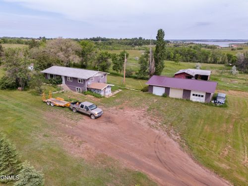 235 Huber Ln, Pick City, ND, 58545-7059 | Card Image