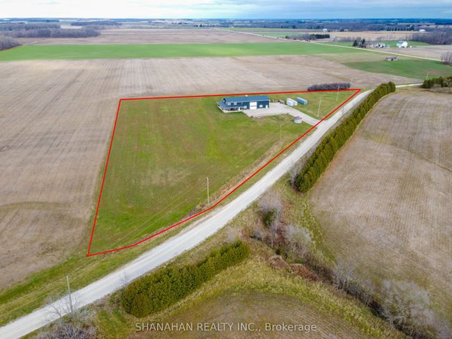1575 Dobbyn Rd, House other with 2 bedrooms, 2 bathrooms and 20 parking in Alvinston ON | Image 37