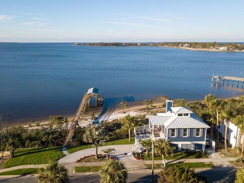 5030 G St, CEDAR KEY, FL, 32625-6000 | Card Image