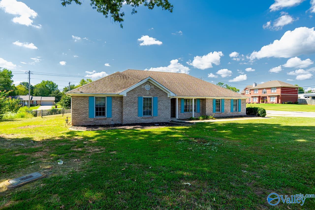 Clubhouse Ln, Madison, AL 35757