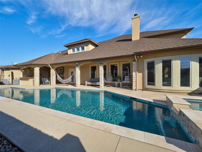 Beautiful backyard oasis | Image 34