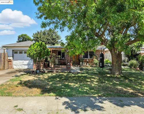 27 4th Ave, Isleton, CA, 95641-7010 | Card Image