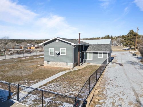 519 Pine St, Newcastle, WY, 82701-2520 | Card Image
