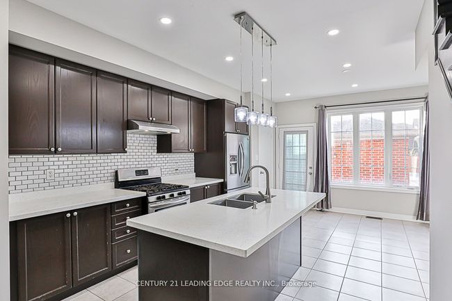 360 Cornell Rouge Blvd, House attached with 4 bedrooms, 4 bathrooms and 1 parking in Markham ON | Image 6