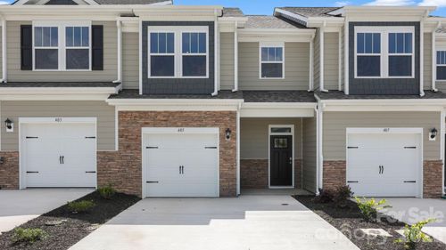 405 Creekview Rd, Hendersonville, NC, 28792-0679 | Card Image