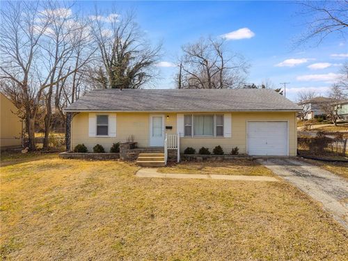 2700 S Glenwood Avenue, Independence, MO, 64052 | Card Image