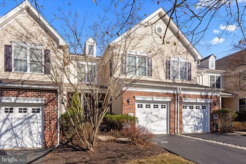 w-2333 Dorchester St W, FURLONG, PA, 18925-1528 | Card Image