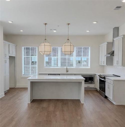 2640 Mackintosh Ct, Brookhaven, GA, 30319-3682 | Card Image