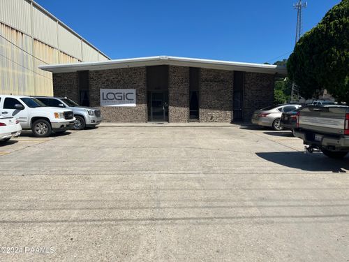 210 Derrick Rd, Broussard, LA, 70518-7111 | Card Image