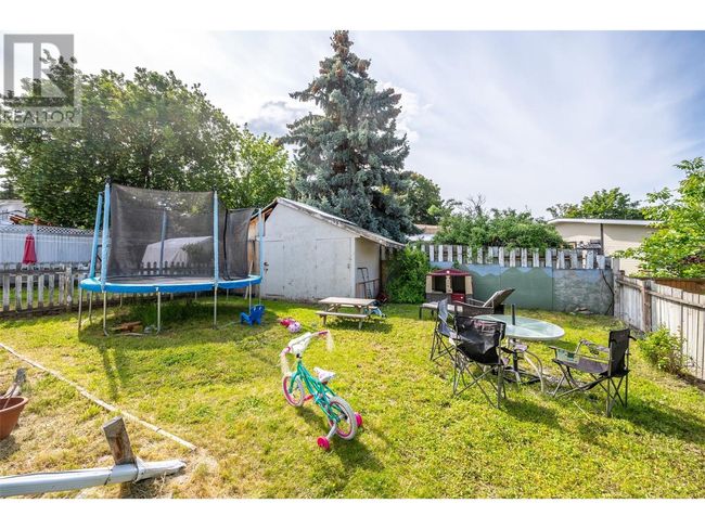 1486 Naish Dr, Home with 7 bedrooms, 4 bathrooms and 4 parking in Penticton BC | Image 17