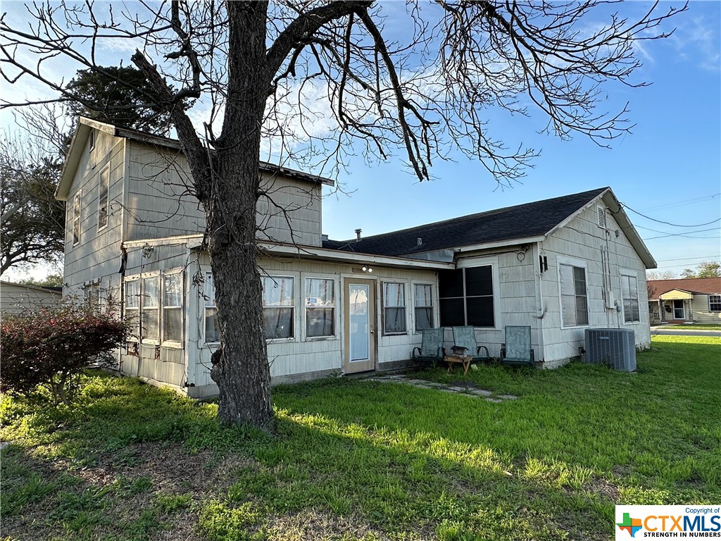 Trinity St, Victoria, TX 77901